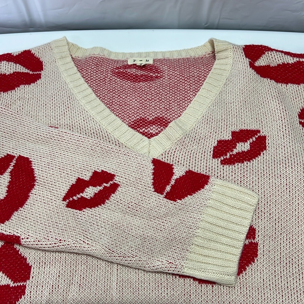 POL LIPS Mouth Theme Graphic Size Small POL Sweater NWOT - Picture 10 of 11